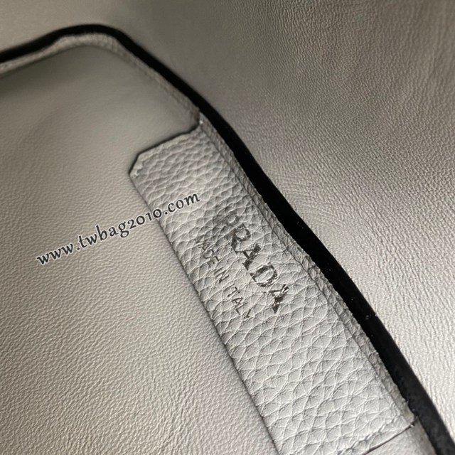 Prada專櫃新款大號菜籃子水桶包 1BG335 普拉達小牛皮菜籃子托特腋下包 csp1624